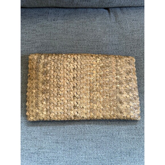 Hawaiian Polynesian Inspired Lauhala Weave Layered Snap Closure Clutch - Picture 3 of 5